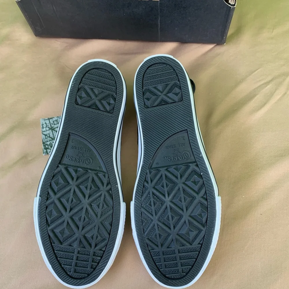 Converse Chuck Taylor All Star Youth 3 Black Glitter Sneakers‎ w/ Box - Picture 4 of 6